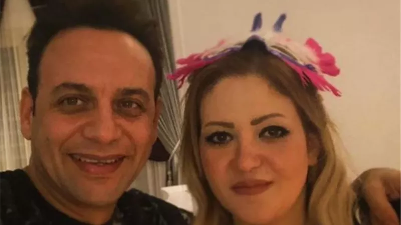 انتى هبة الله.. مصطفى قمر يغازل زوجته فى عيد ميلادها