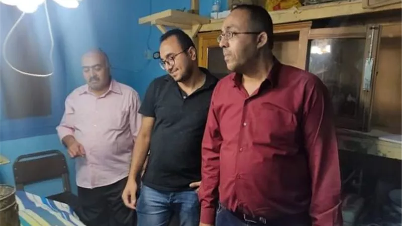 غلق وتشميع عيادة خاصة بها غرفة عمليات فى سوهاج.. بالصور