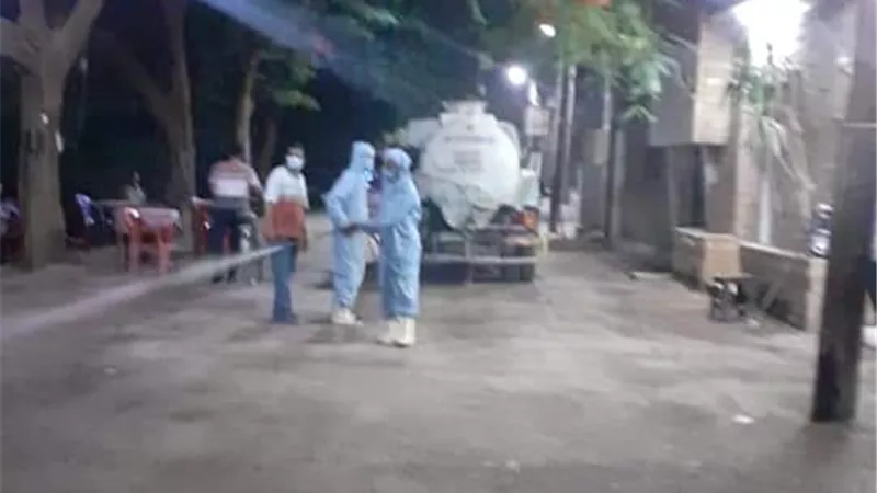 تطهير وتعقيم 45 شارع في حملة مكبرة بسوهاج..صور
