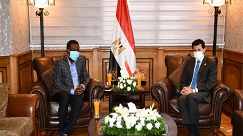 صبحي: بحث إنشاء مجمع رياضى للكاف وأكاديميات كرة القدم بالمدارس المصرية