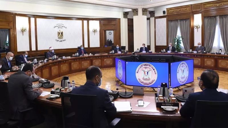 رئيس الوزراء يتابع موقف توفير الأراضى لمشروع تطوير عواصم المحافظات والمدن الكبرى