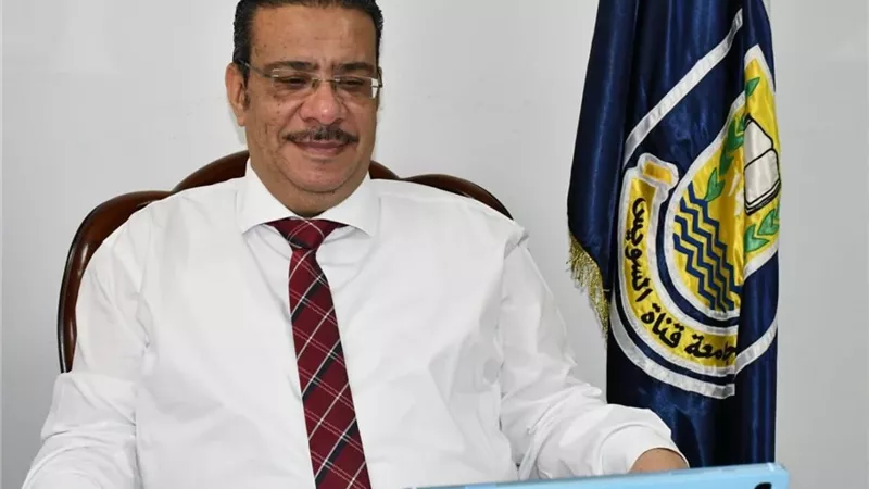 رئيس جامعة قناة السويس يشارك باجتماع المجلس الأعلى لخدمة المجتمع وتنمية البيئة