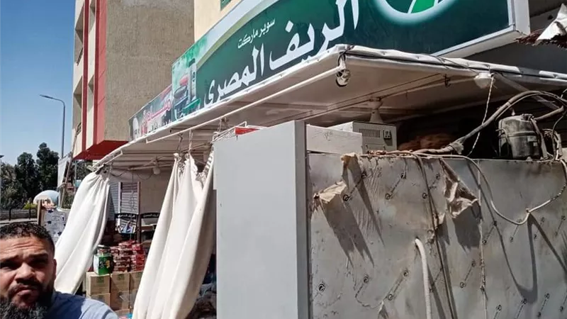 حملة ازالات فورية لإشغالات محلات تجارية بالغردقة