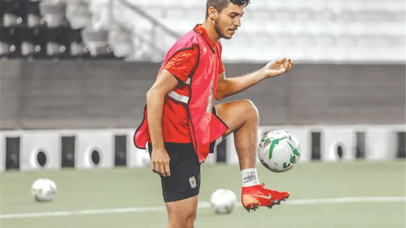 محمد شريف يؤجل حلم الاحتراف الأوروبي
