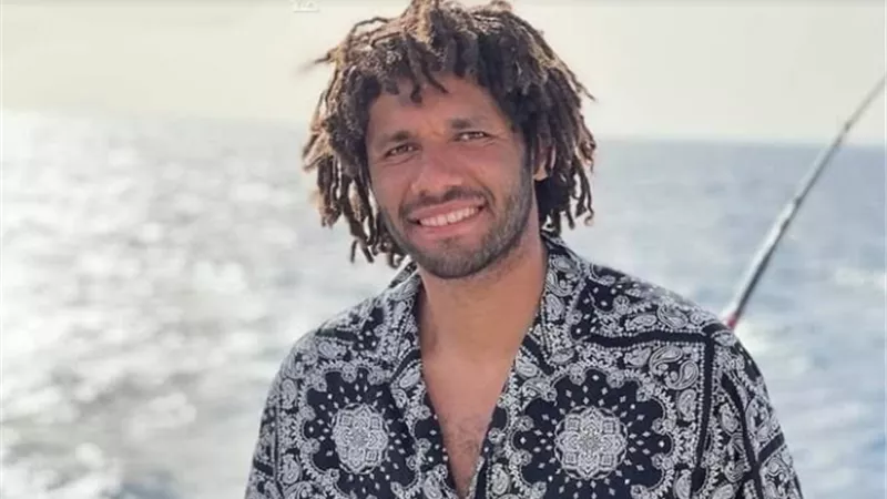 نجوم كرة القدم علي خطي محمد صلاح علي شواطئ العلمين الجديدة