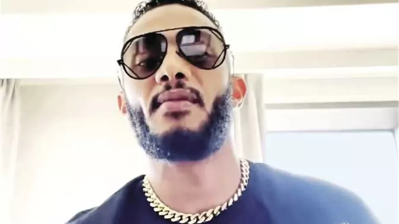 إعلامي يشن هجومًا على محمد رمضان :
