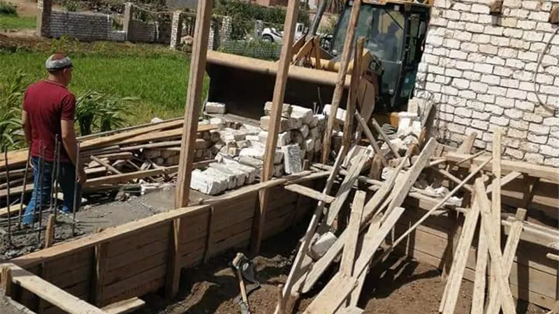 تنفيذ 4 حالات إزالة تعديات على الاراضى الزراعية في شطورة بسوهاج