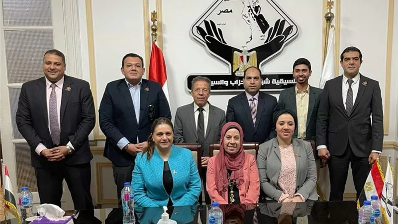 وفد تنسيقية شباب الأحزاب والسياسيين يلتقي بنقابة الأطباء