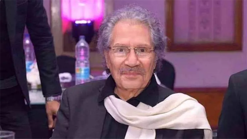 مسرح الجنوب يكرم الفنان سناء شافع ابن أسيوط فى حفل الختام بقصر ثقافة