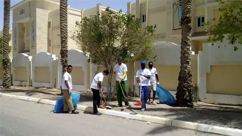 حملة نظافة تحت شعار انا وانت ننظف العالم بمنطقة سوما بأى جنوب البحر الأحمر