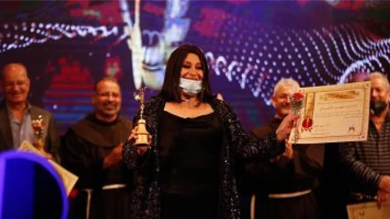 برغم مرض شقيقتها.. سهير المرشدى فى مهرجان المركز الكاثوليكي المصري للسينما