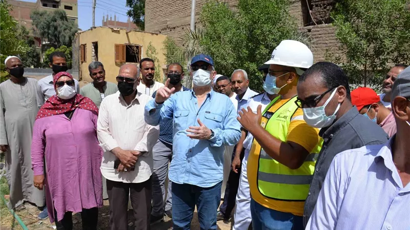 محافظ الأقصر تفقد 6 مجمعات خدمية ومشروعات بإسنا وارمنت ضمن مبادرة 