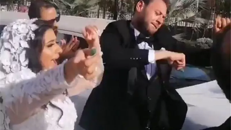 محمد على رزق يرقص مع عروسة قبل الزفه.. فيديو