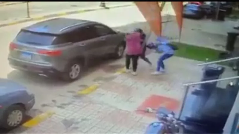 «عرق خشب» ينهي حياة فتاة في مقتبل العمر سقط عليها بشبين الكوم