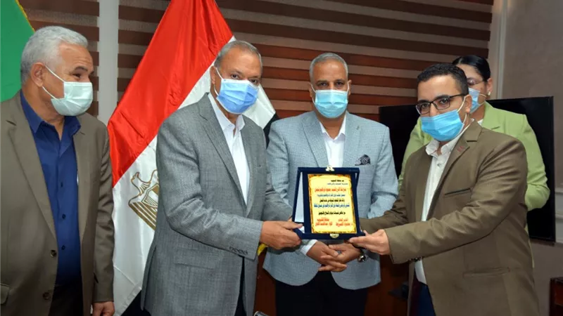 المحافظ يكرم منتخب القليوبية لكرة السلة للصم الفائز بالمركز الأول على مستوى الجمهورية