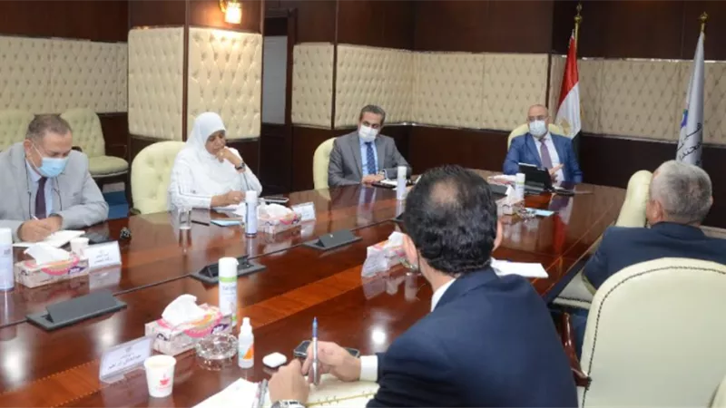 وزير الإسكان يتابع موقف البت في طلبات التصالح على مخالفات البناء فى المدن الجديدة
