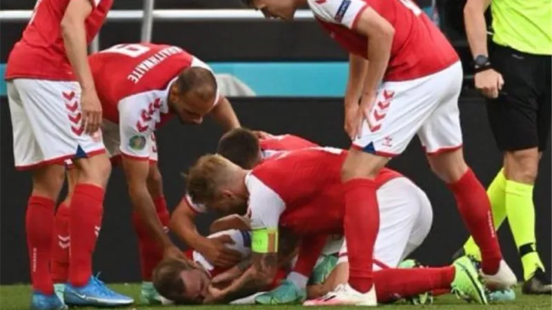 طبيب منتخب الدنمارك يؤكد: إيريكسن مات