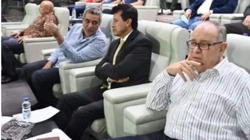 وزير الرياضة يتابع مباراة منتخب مصر الأوليمبى أمام جنوب أفريقيا