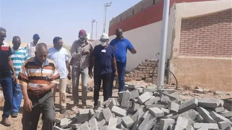انشاء سور فاصل بين نادى رأس غارب الرياضى و المدرسة الثانوية العسكرية
