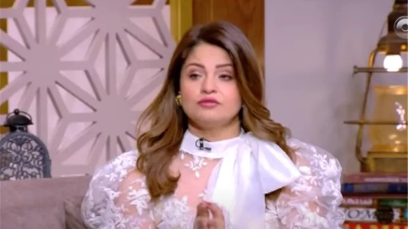 بالفيديو.. كيف تحافظي على نضارة بشرتك في الصيف؟.. دينا أبو السعود تجيب