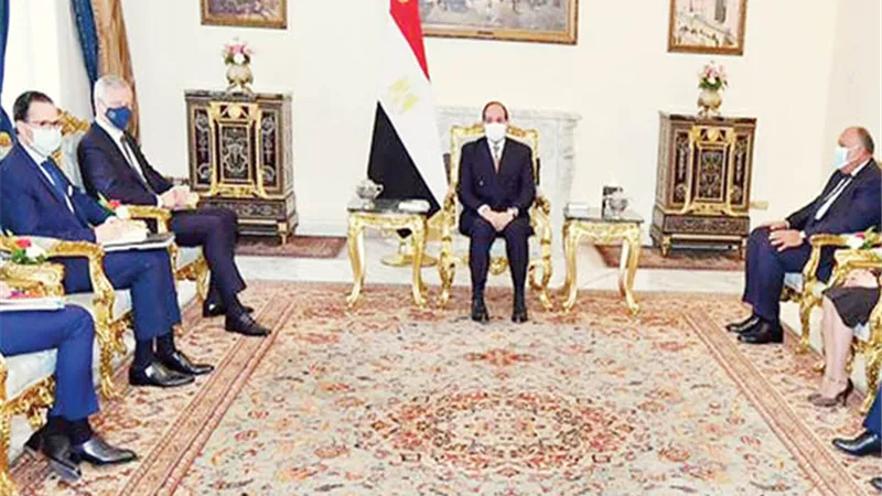 حريصون علي تطوير العمل المشترك والارتقاء بالعلاقات الثنائية مع باريس