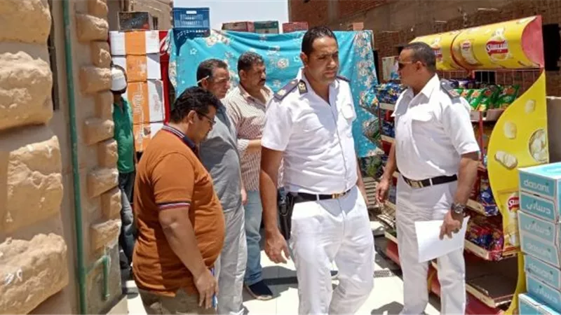 مندور: جهاز بدر يغلق ويشمع 20 عقار ومحل مخالف بالتعاون مع شرطة التعمير.. بالصور