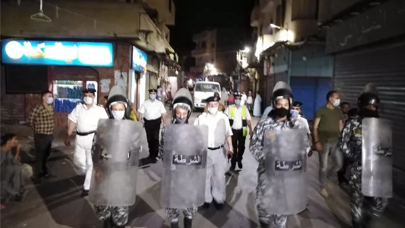 تحرير ١٤٢ محضر وإزالة إدارية فى حملة موسعة بالأقصر