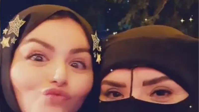 عبير صبري بالنقاب لأول مرة فى ليلة العيد.. فيديو