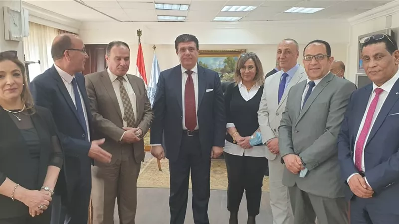 حسين زين يلتقى رؤساء القنوات الإقليمية بالوطنية للإعلام