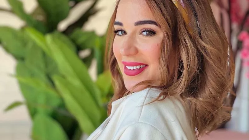 شاهد..اسما شريف منير تتالق بجاذبية الموكا