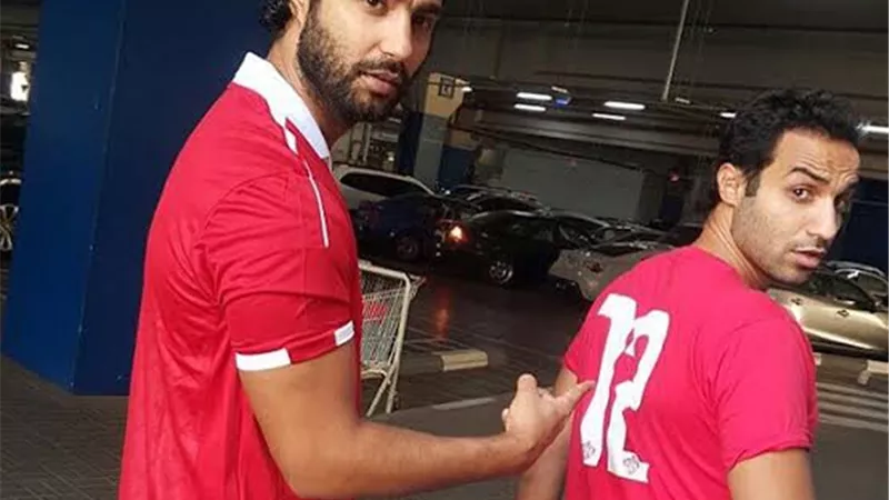 كريم فهمى يهنئ نجوم فيلم 