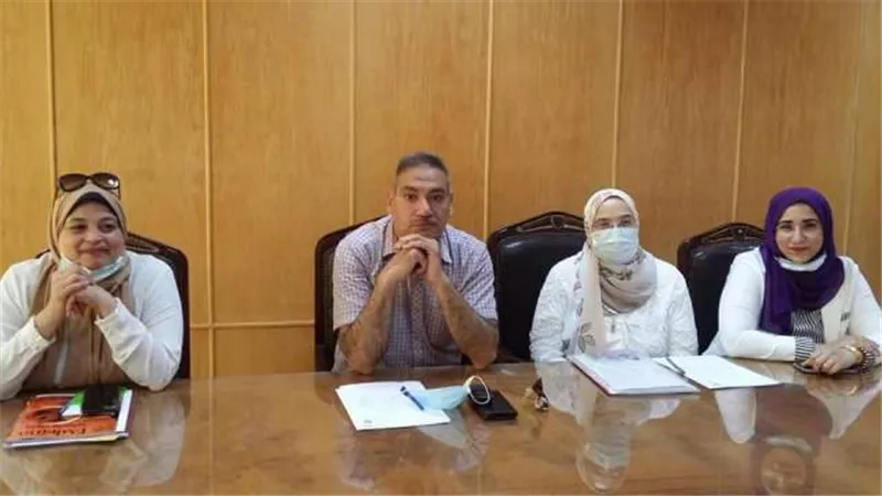 تقييم مشروعات تخرج طلاب كلية الإعلام ببني سويف