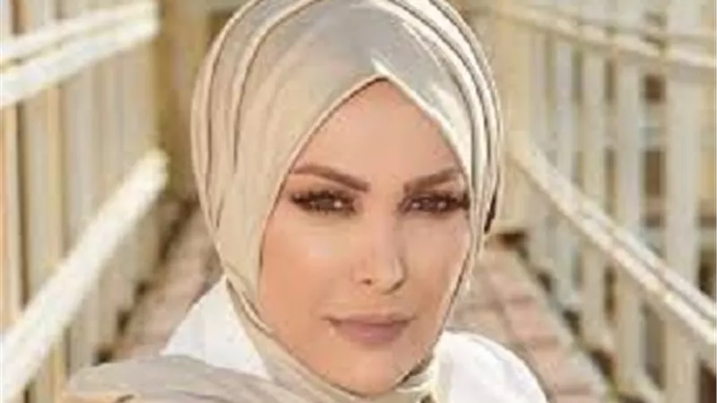شاهد.. امل حجازي بين التأييد والهجوم بسبب صورة ابنتها أثناء الصلاة
