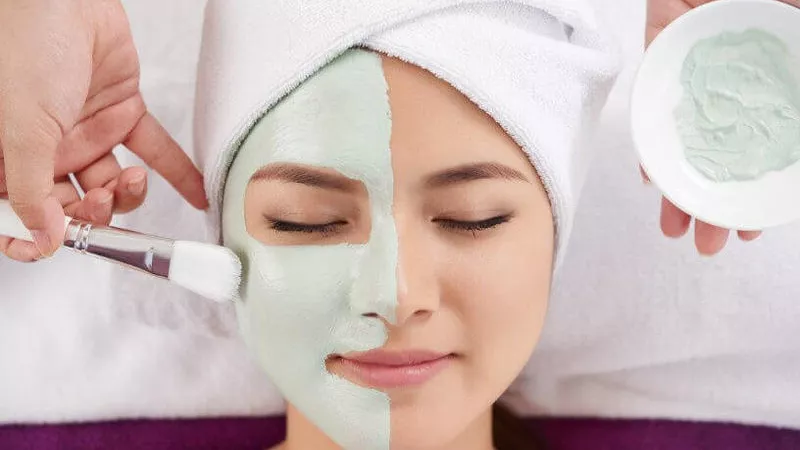 منها كريمات التجميل .. 7 عادات خاطئة تؤدي لظهور حب الشباب