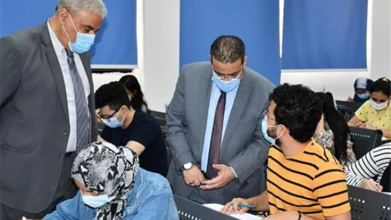 لجان خاصة لطلاب الدمج والمكفوفين بكليه الآداب في جامعة القناة ..صور