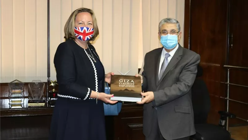 وزير الكهرباء يلتقى مع وزيرة التجارة والطاقة البريطانية لبحث سبل مواجهة تغير المناخ