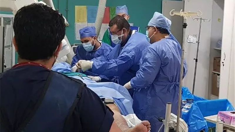إنقاذ حياة مُسن في مجمع الإسماعيلية الطبي بعمليتي قلب وعظام