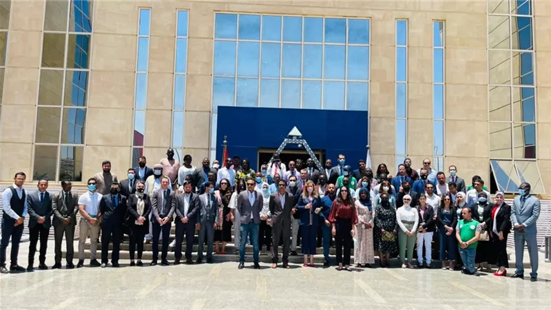 المشاركون في منحة ناصر الدولية للقيادة في زيارة للاكاديمية الوطنية لتدريب وتأهيل الشباب