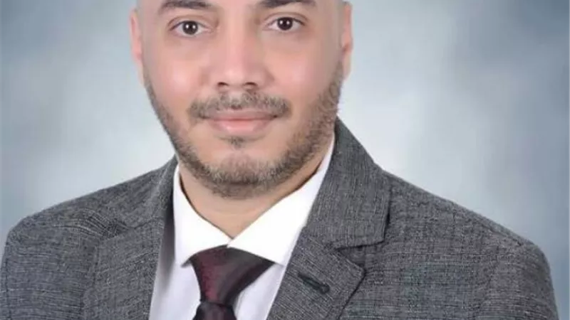محمد مسعود يوقع كتابه الجديد 