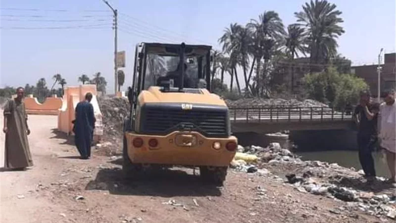 الإستجابة السريعة لشكاوى وطلبات المواطنين بمركز ومدينة طهطا بسوهاج..صور
