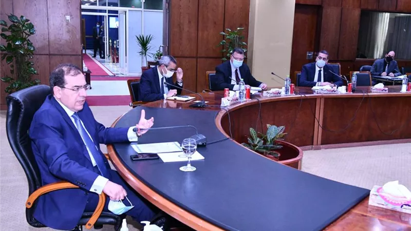 الملا: قطاع البترول مهتم بالإسراع في تطبيق التحول الرقمي لسرعة إنجاز المشروعات