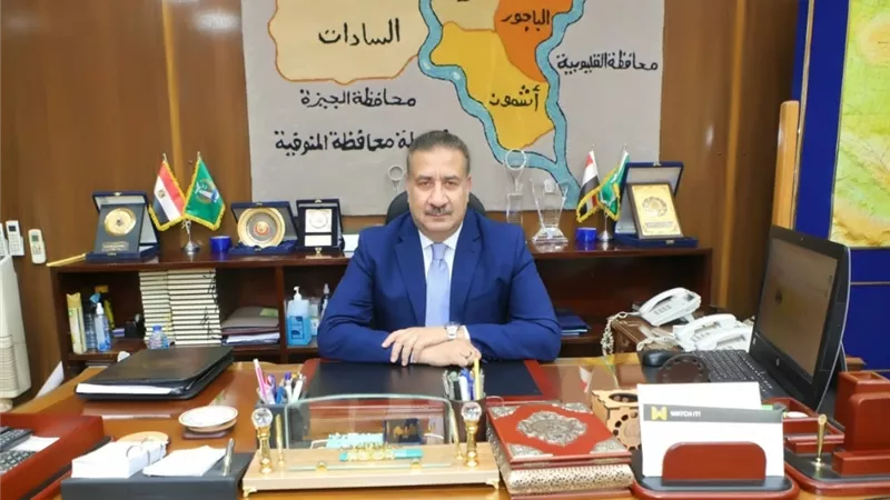 محافظ المنوفية يقدم واجب العزاء لأسرة الطالبة 