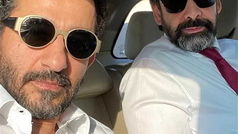 احمد حلمى يفاجئ الجمهور بطلب غريب برفقة كريم عبد العزيز