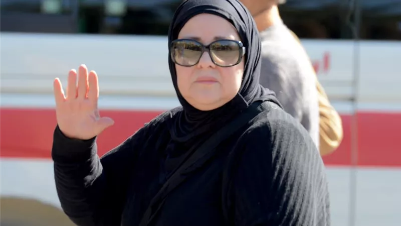 رئيس لجنة مكافحة كورونا يكشف اخر تطورات حالة دلال عبدالعزيز