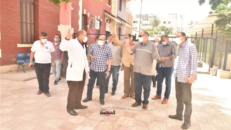 محافظ أسويط يتفقد موقع تركيب جهاز الاشعة المقطعية الجديد بمستشفى الصدر