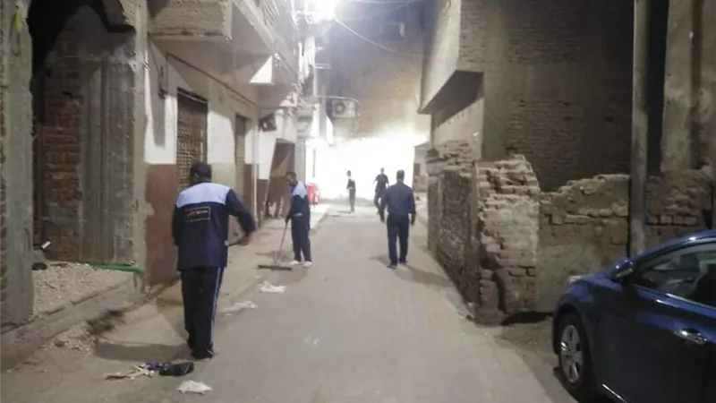 حملة نظافة موسعة لليوم الثانى بحى شمال مدينة الأقصر
