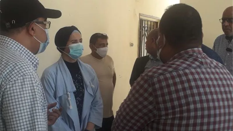 رئيس مدينة سفاجا تتفقد تجهيزات المقر الجديد للتأمين الصحى.. بالصور