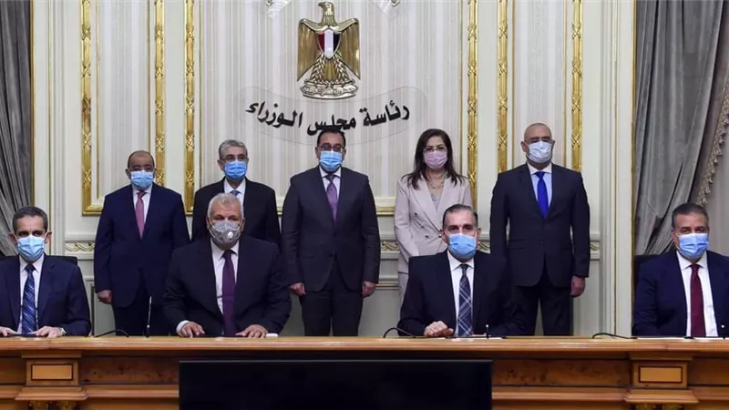 رئيس الوزراء يشهد مراسم تخصيص اراضى للزراعة بمحافظة الوادي الجديد