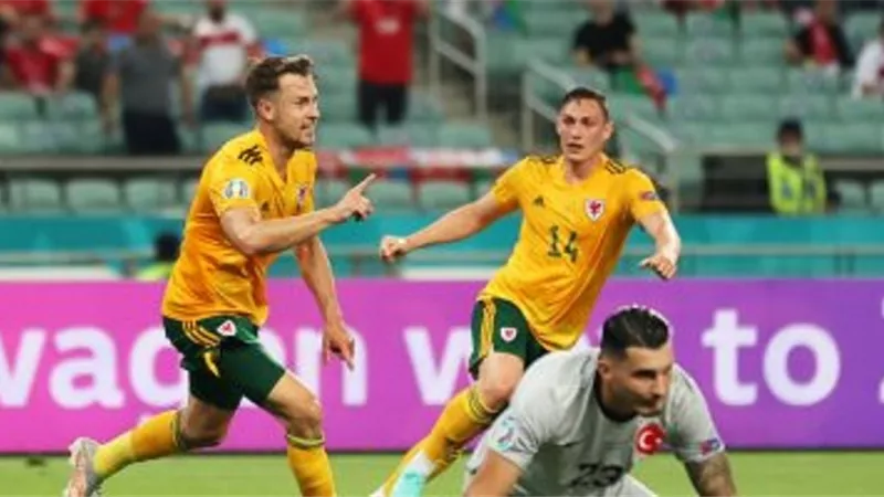 يورو2020: منتخب ويلز يضع قدمًا فى ثمن النهائى بثنائية امام تركيا