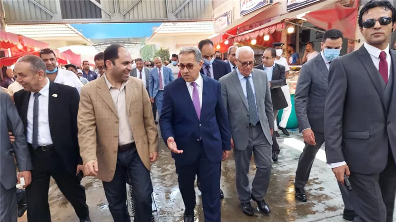 أعضاء لجنة الإدارة المحلية بمجلس النواب فى جولة بأسواق بورسعيد